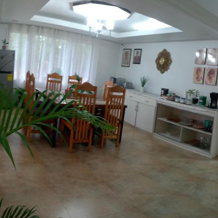 Amor'S Place Puerto Princesa Exterior foto